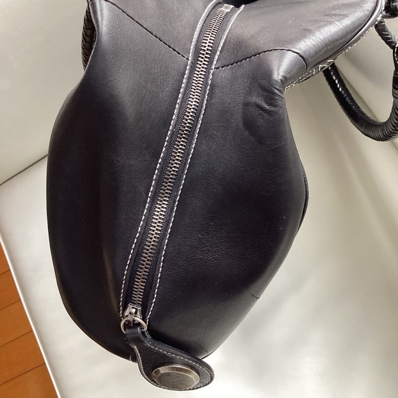 Alexander McQueen Black Large Shoulder Bag - Picture 15 of 15